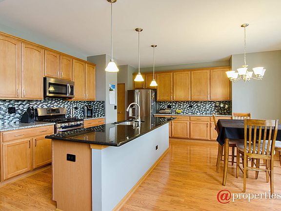 Kitchen / Breakfast Room