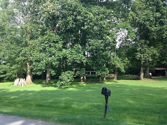 5th image of 1134 Lakeside Dr