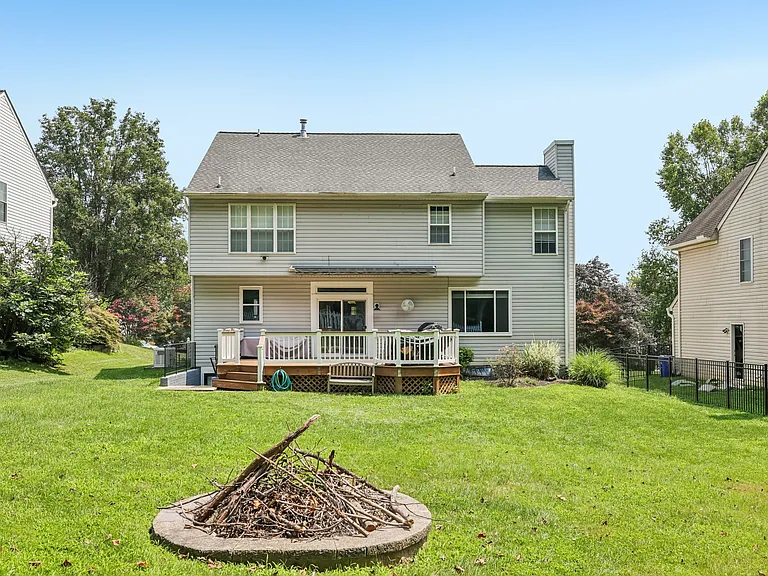 8647 Water Fall Dr — Photo 31