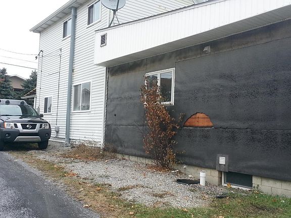 3rd image of 709 Sutton St