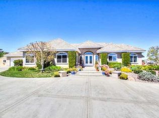 206 Bottlebrush Way, Fallbrook, CA 92028