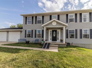 1219 Ranworth Dr, Godfrey, IL 62035