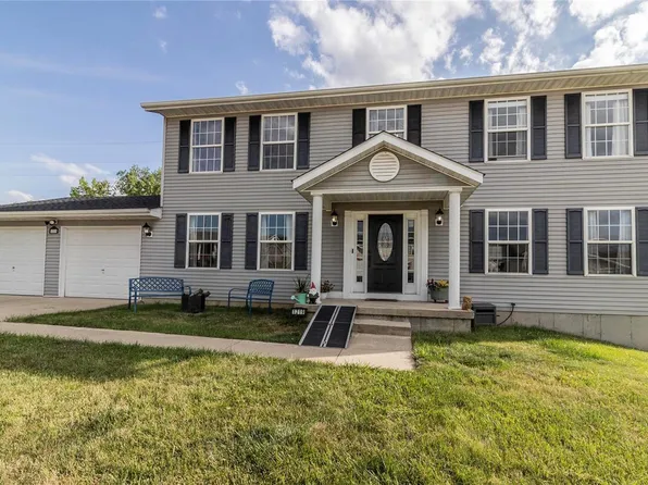 1219 Ranworth Dr, Godfrey, IL 62035