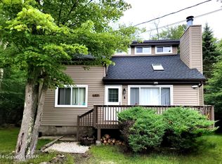 7688 Fawn Ln, Tobyhanna, PA