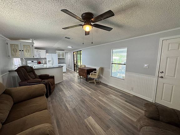 3rd image of 854 Sand Trap Cir