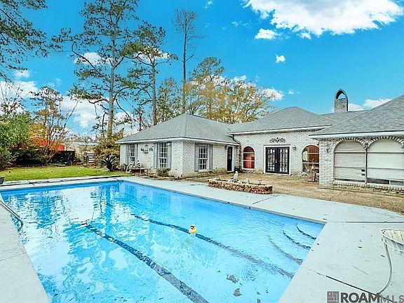2nd image of 1024 Hatchell Ln