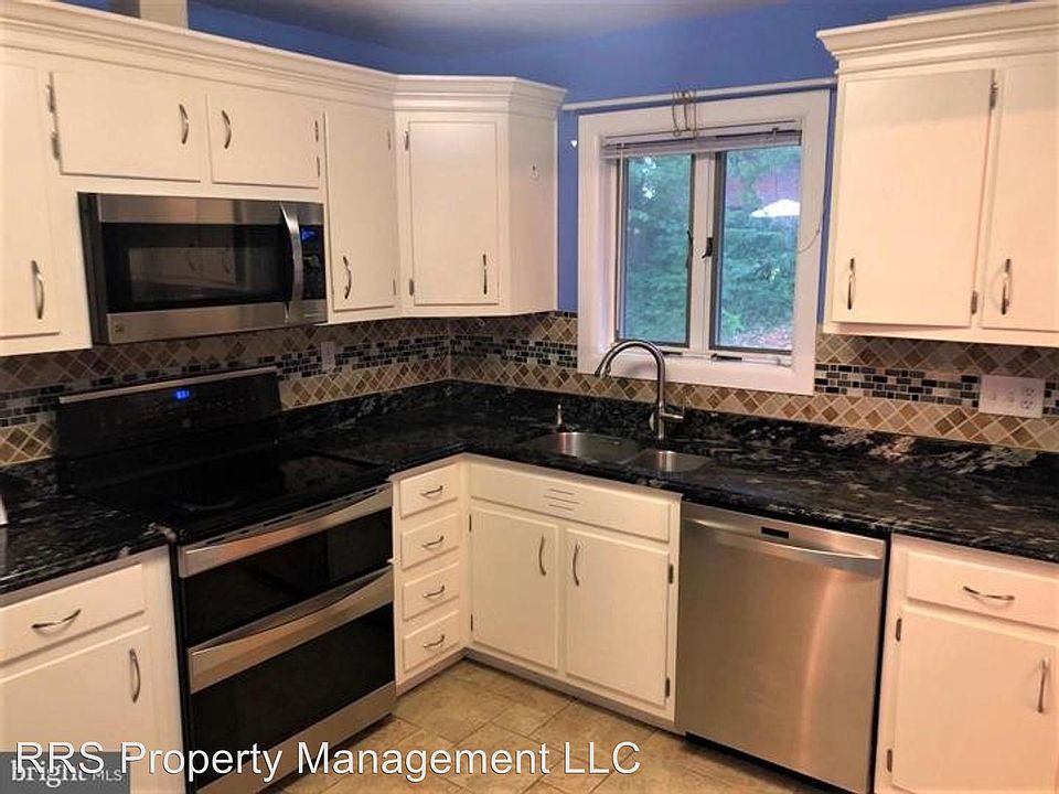 2nd image of 2306 Ross Rd