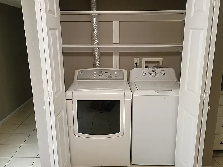 1102 Pine Ct #D — Photo 10