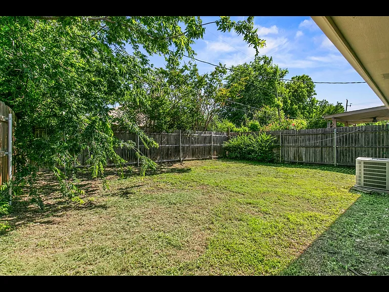 7517 Connie Ln — Photo 10