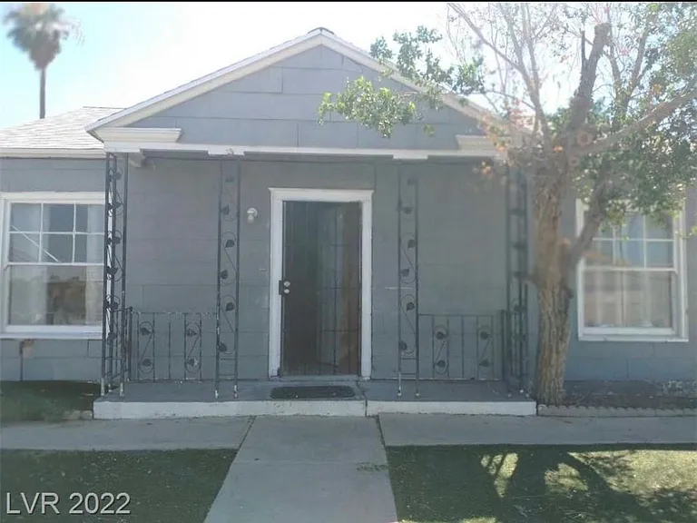 12 Sycamore Ln — Photo 1