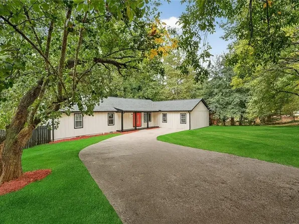 1437 Stoneleigh Hill Rd, Lithonia, GA 30058