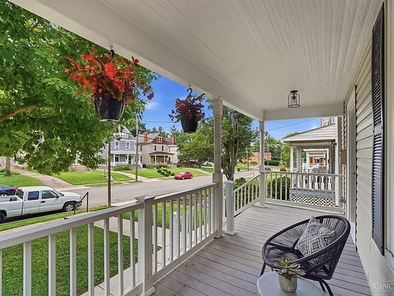 5th image of 3950 Regent Ave