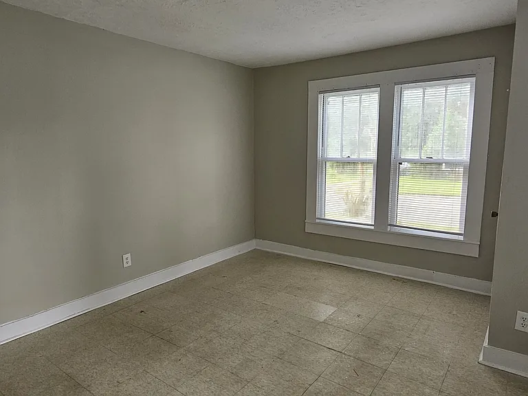1107 E Lafayette St — Photo 60