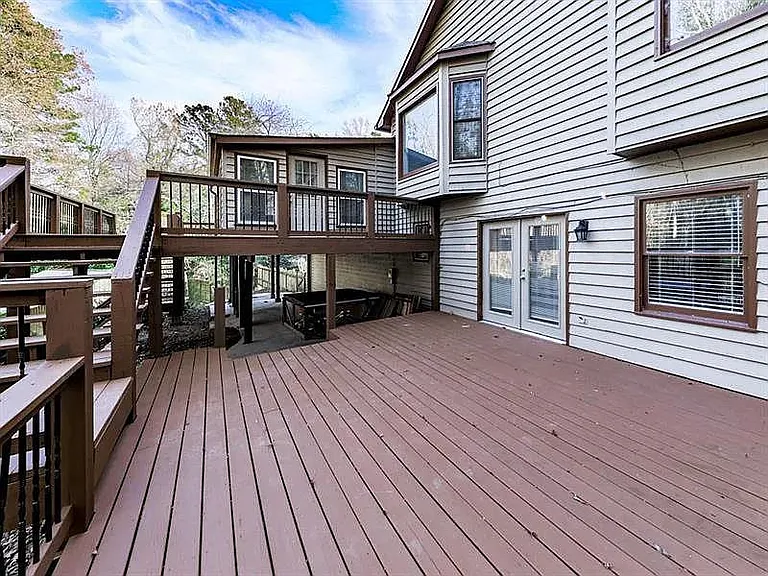 2189 Chartwell Dr — Photo 32