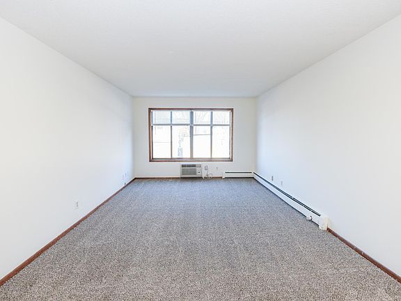 5th image of 2930 33rd Ave S
