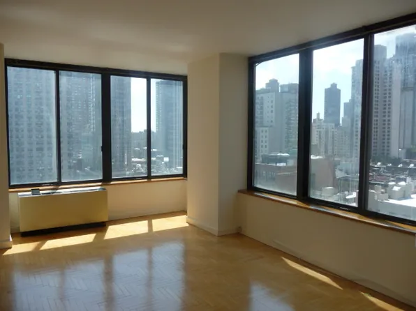 300 E 93rd St APT 17F, New York, NY 10128