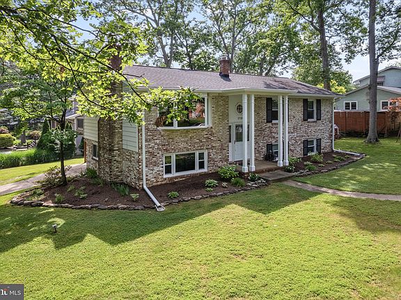 3rd image of 2720 Lury Ln