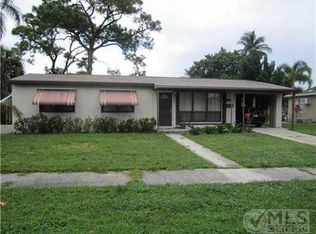 907 Wright Dr, Lake Worth, FL 33461