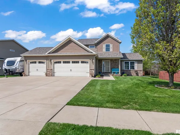 501 Garvey Ln, Chatham, IL 62629