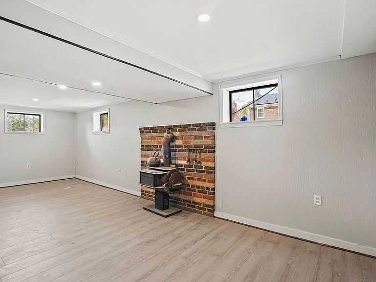 813 Hilltop Ter SE — Photo 29