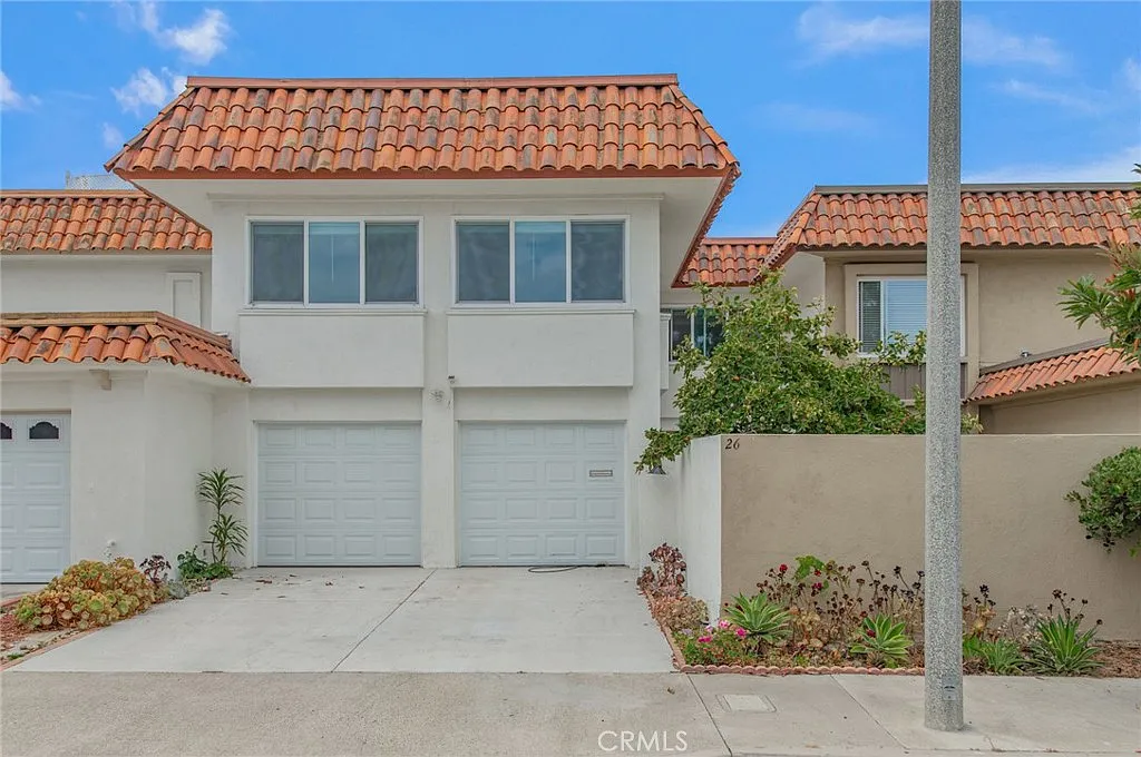 4 bed, 2512 sqft, $7,288 — Photo 1