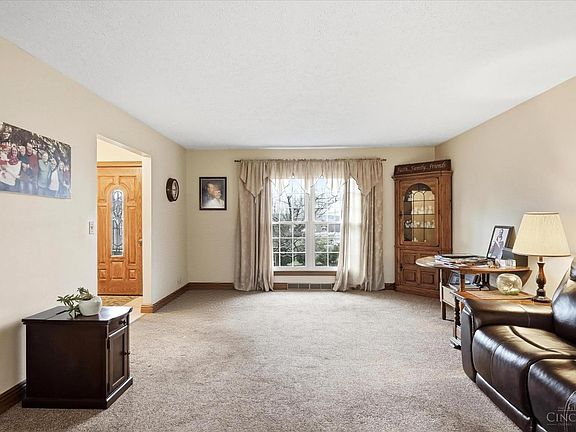 4th image of 100 Westover Dr