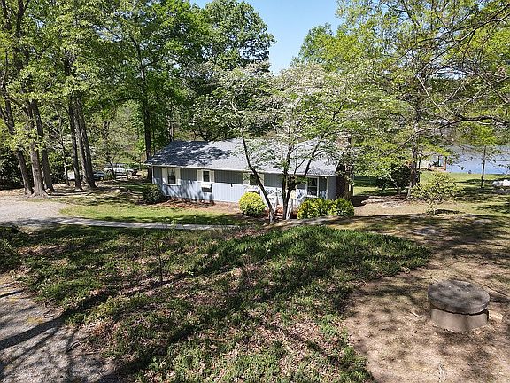 5th image of 126 S Owen Ln