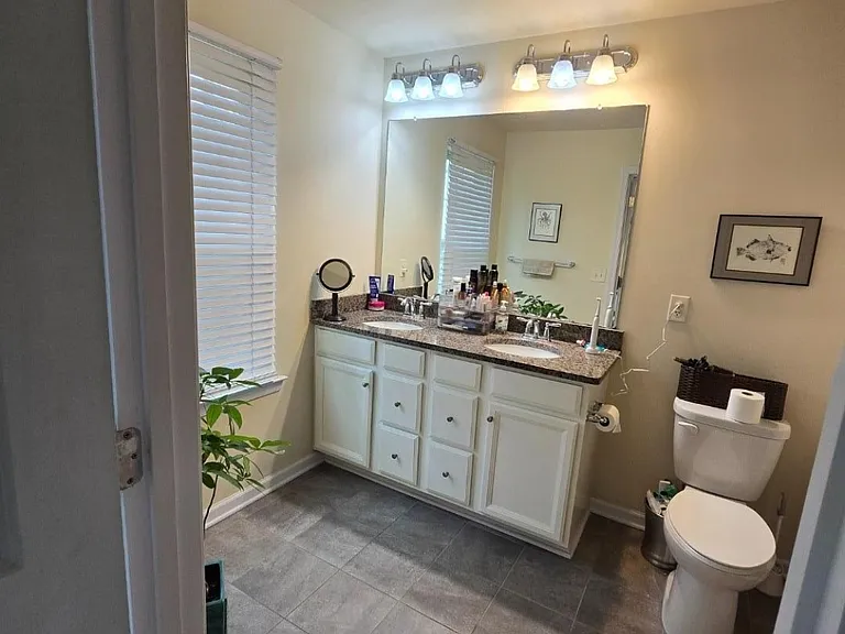 76 Albert Ct — Photo 31