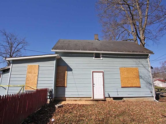 4th image of 414 E Pleasant St