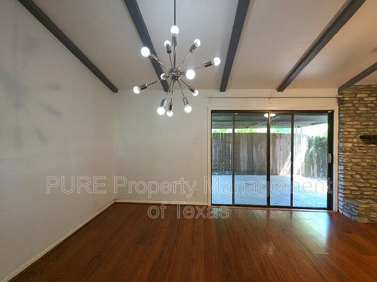 3000 Lakeside Dr — Photo 7