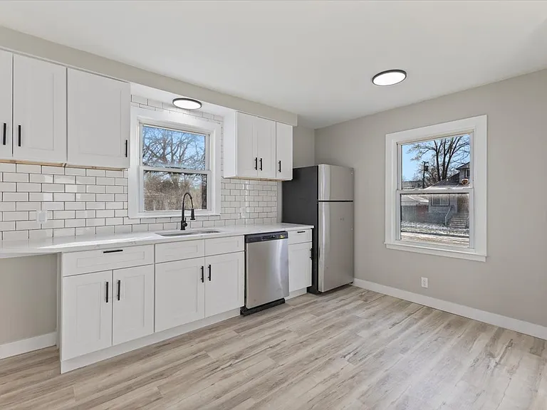 407 E Hayes Ave — Photo 7