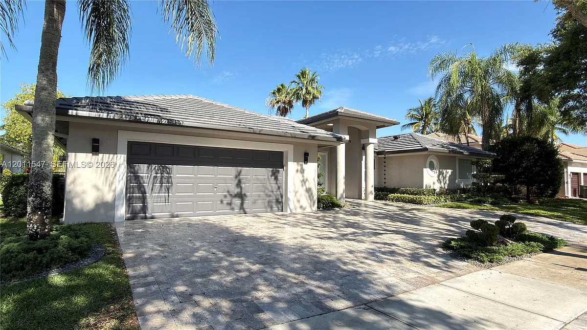 Building Photo - 3767 Oak Ridge Cir
