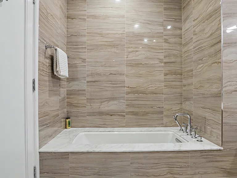 100 Garvies Point Rd #1005 — Photo 23