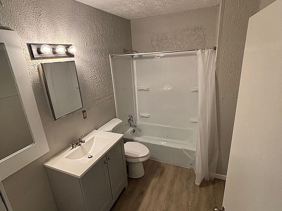 5th image of 284 E 3rd St #284