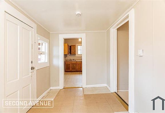 3rd image of 3401 Hickory Ave SW