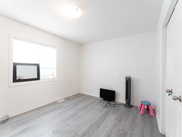 301 Freure Dr — Photo 27