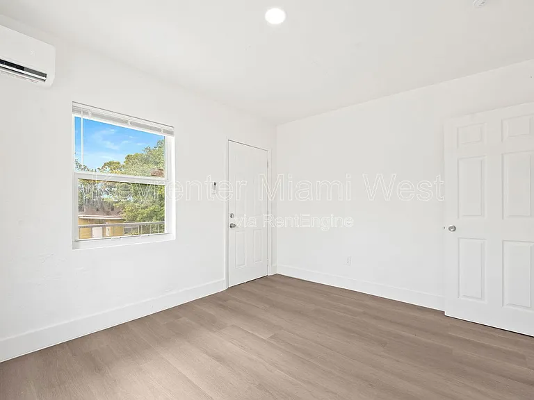1245 NW 60th St #1 — Photo 16