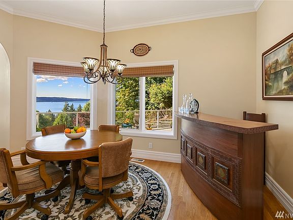 Imagine breakfast with this view to start your day!