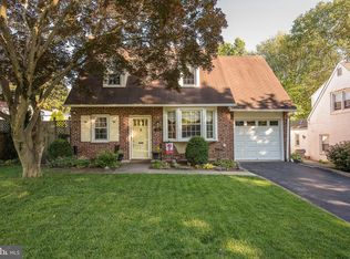 329 Ivy Rock Ln, Havertown, PA 19083