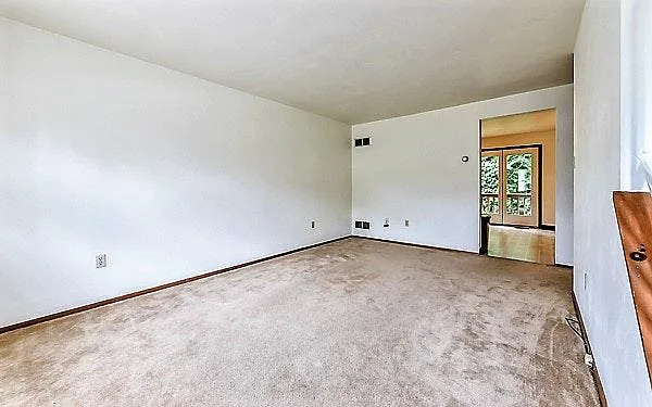 515 Barclay Ave — Photo 5