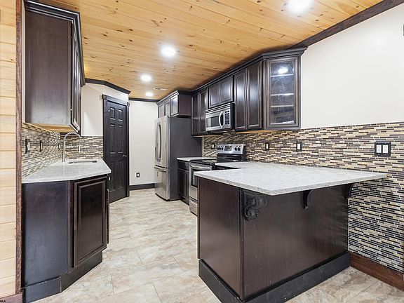 3rd image of 857 Gawthrop Rd