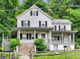 15 Rock Rd, Pine Grove, PA 17963