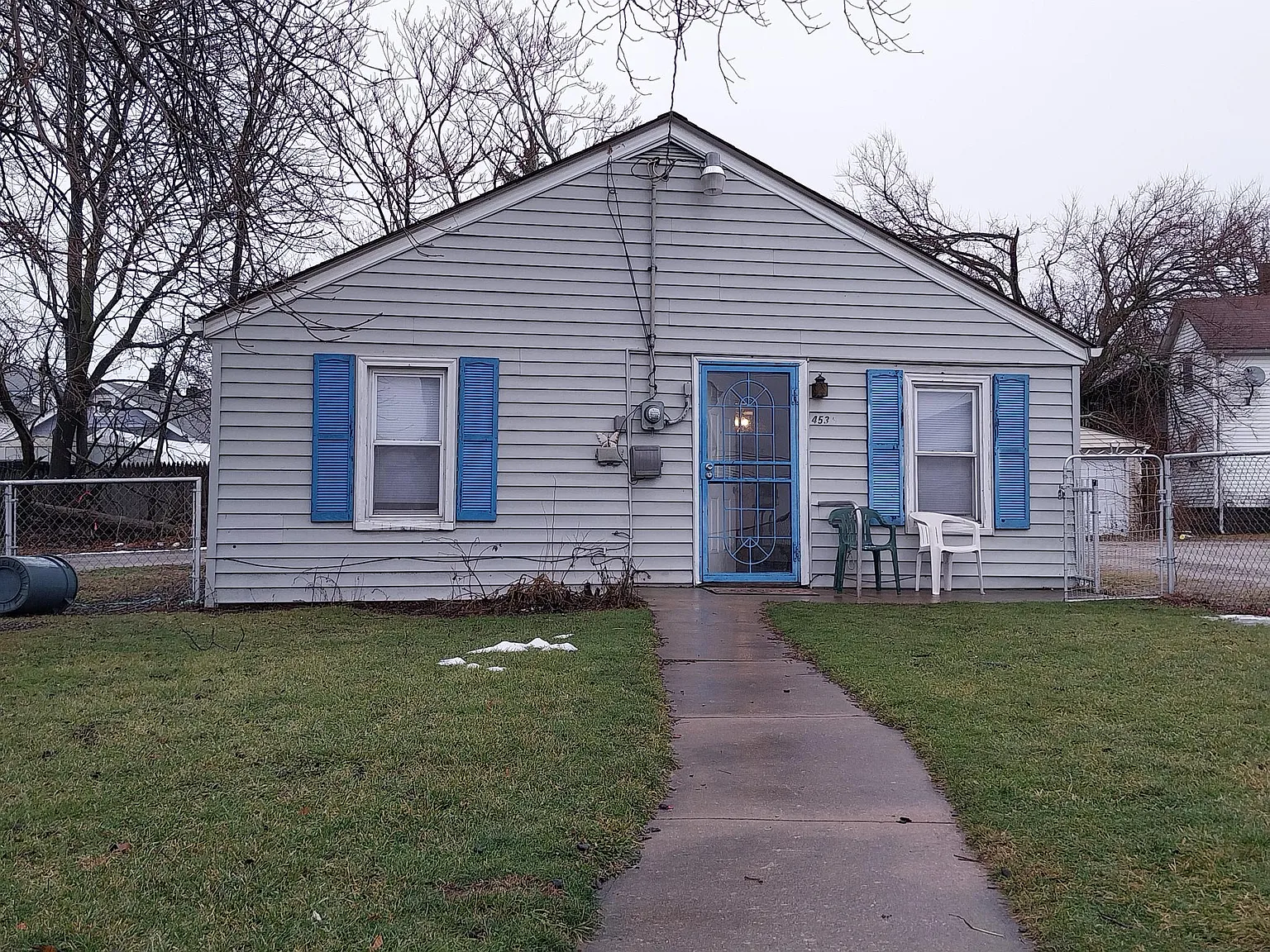 2 bed, 800 sqft, $825 — Photo 1