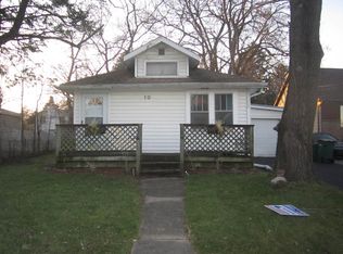 10 Lippincott Rd, Fox Lake, IL 60020