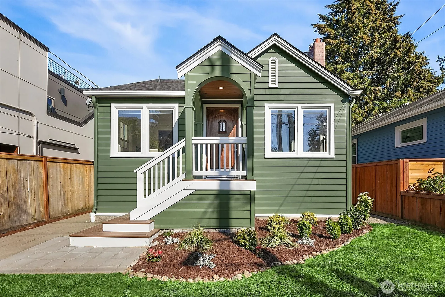 3038 39th Avenue SW photo 1