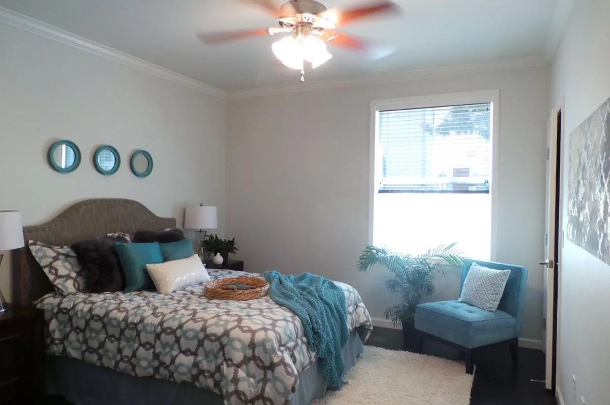 3 bed, 1246 sqft, $3,850 — Photo 1