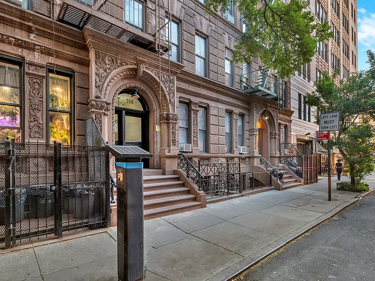 358 W 45th St #4C — Photo 10
