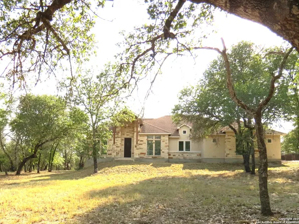 716 Falling Leaves, Adkins, TX 78101