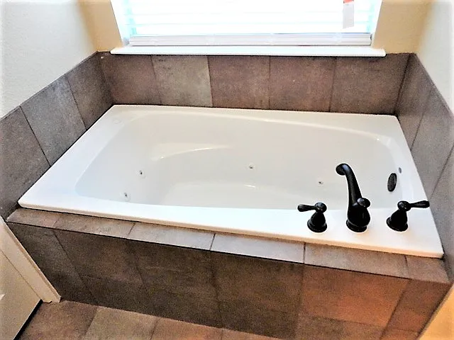3809 Monica Ln — Photo 10