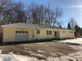 2 Pine Ridge Dr, Leicester, MA 01524